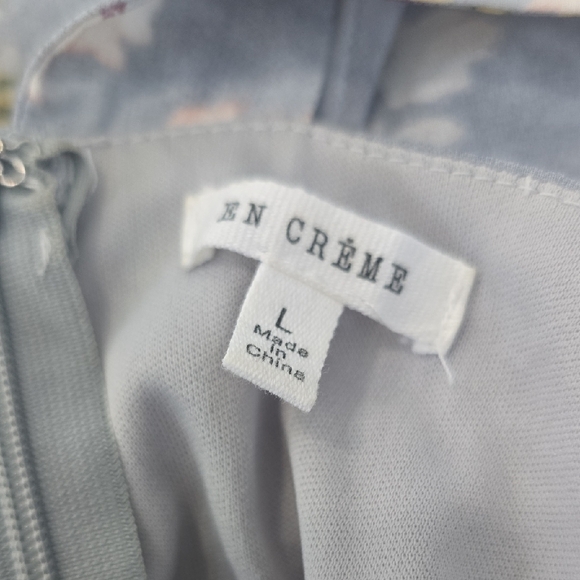 En Creme Floral Dress - Picture 6 of 8